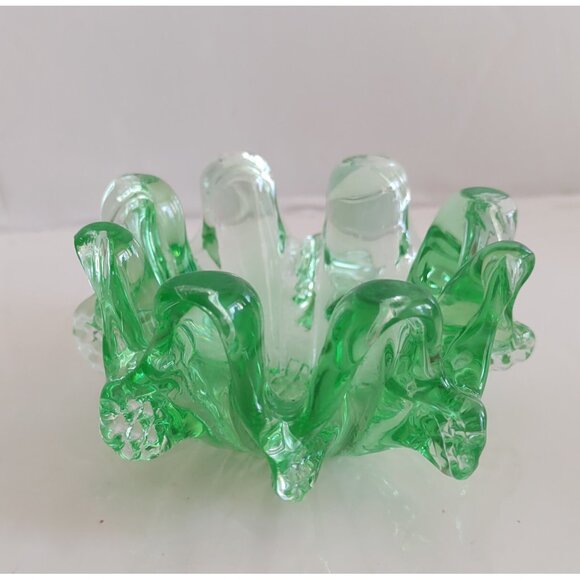 Chalet Canada Green Glass Bonboniere Bowl 1 1/2" tall x 3 1/4" x 3 1/4" - Picture 2 of 9